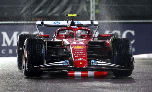 Hamilton avvisa: «Io non lascio». Ma qualcuno in Ferrari festeggerebbe - Hamilton avvisa: «Io non lascio». Ma qualcuno in Ferrari festeggerebbe