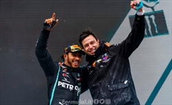 Hamilton, caccia al record ad Abu Dhabi. Ma Wolff esclude favoritismi - Hamilton, caccia al record ad Abu Dhabi. Ma Wolff esclude favoritismi