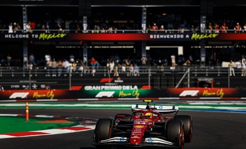 Hamilton ci crede: «Bellissimo essere qui con Charles e Lando. Podio? Possibile»