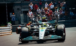 Hamilton ci crede: «Obiettivo vittoria a Silverstone, vogliamo sfidare Red Bull e Ferrari» - Hamilton ci crede: «Obiettivo vittoria a Silverstone, vogliamo sfidare Red Bull e Ferrari»