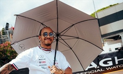 Hamilton ci crede: «Obiettivo vittoria a Silverstone, vogliamo sfidare Red Bull e Ferrari» - Hamilton ci crede: «Obiettivo vittoria a Silverstone, vogliamo sfidare Red Bull e Ferrari»