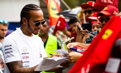 Hamilton con la Ferrari può rendere orgoglioso un Paese intero - Hamilton con la Ferrari può rendere orgoglioso un Paese intero