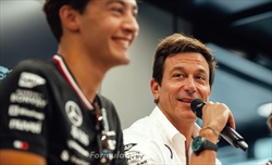 Hamilton critica la W15, Wolff risponde: «Russell ha guidato come andava fatto»