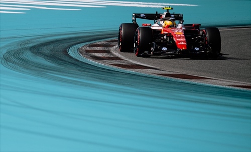 Hamilton davanti al bivio: tra l’ultimo assalto alla storia e il tempo che stringe - Hamilton davanti al bivio: tra l’ultimo assalto alla storia e il tempo che stringe