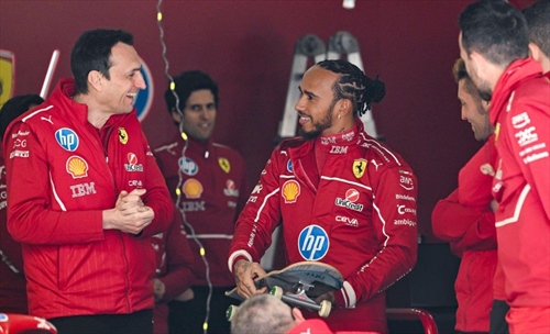 Hamilton difende il suo lavoro con Adami. Poi attacca: «Non chiedete a Max di Lambiase»