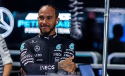 Hamilton difende il T-tray della Red Bull: «La F1 è innovazione»  - Hamilton difende il T-tray della Red Bull: «La F1 è innovazione» 