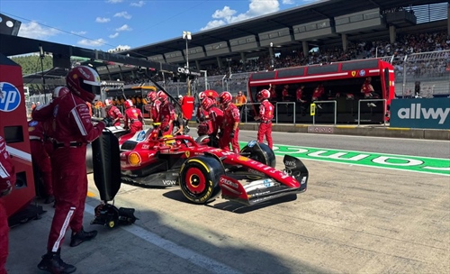 Hamilton duro con il muretto: «Non costringetemi ad ignorarvi»