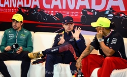 Hamilton e Alonso ancora a confronto, Davidson: «Fernando ne è stato capace» - Hamilton e Alonso ancora a confronto, Davidson: «Fernando ne è stato capace»