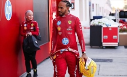 Hamilton e una figura importante per l'approdo in Ferrari: «Mi sento già a casa»