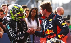 Hamilton e Verstappen: dei retroscena svelano il rispetto oltre la rivalità
