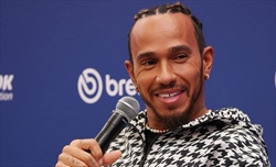 Hamilton elogia Verstappen: «Lavoro incredibile. Max e la Red Bull impeccabili» - Hamilton elogia Verstappen: «Lavoro incredibile. Max e la Red Bull impeccabili»