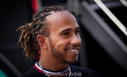 Hamilton «entusiasta» per la lotta tra Mercedes e Ferrari
