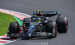 Hamilton «entusiasta» della lotta tra Mercedes e Ferrari - Hamilton «entusiasta» per la lotta tra Mercedes e Ferrari