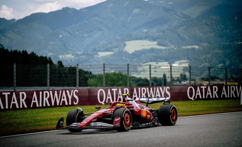 Hamilton: «Ferrari lontana dal ritmo ideale. In top 10 un decimo può fare la differenza»