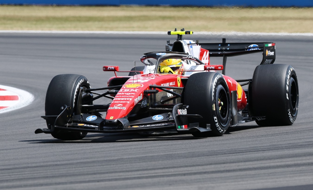 Hamilton: «Gara dura. Oggi era impossibile tenere dietro Kimi»