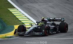 Hamilton: «Giornata difficile, eravamo lenti e non avevamo grip in curva» - Hamilton: «Giornata difficile, eravamo lenti e non avevamo grip in curva»