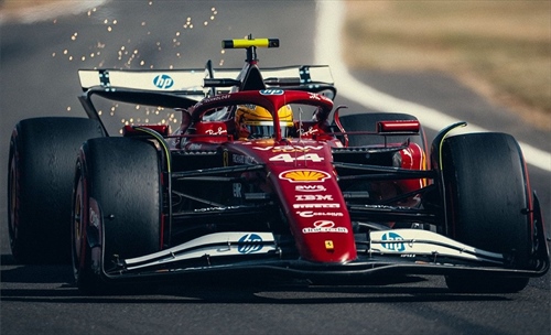 Hamilton segnali di fiducia: «Il weekend ha dimostrato i nostri progressi» - Hamilton guarda avanti con fiducia: «Il weekend ha dimostrato i nostri progressi»