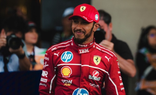 Hamilton, il rosso nel cuore: «Qui la passione si vede ogni giorno»