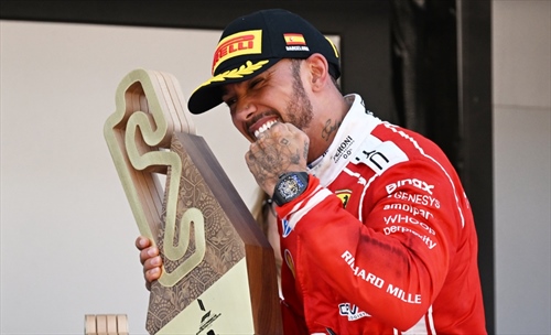 Hamilton in estasi: «La Ferrari è il più grande team del mondo»