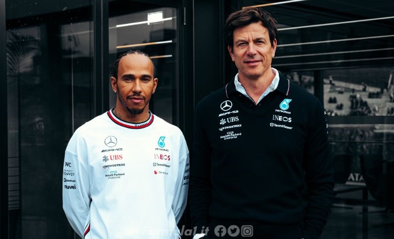 Hamilton in Ferrari, la reazione di Wolff: