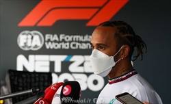 Hamilton: «La macchina migliora costantemente. Quest'anno possiamo vincere una gara»