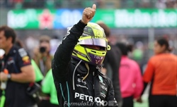 Hamilton: «Max? So cosa si prova ad essere nella sua posizione. Vi racconto la lotta del 2021» - Hamilton: «Max? So cosa si prova ad essere nella sua posizione. Vi racconto la lotta del 2021»