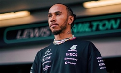 Hamilton: «Mentirei se dicessi di non aver pensato alla Ferrari» - Hamilton: «Mentirei se dicessi di non aver pensato alla Ferrari»