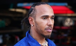 Hamilton: «Mentirei se dicessi di non aver pensato alla Ferrari» - Hamilton: «Mentirei se dicessi di non aver pensato alla Ferrari»