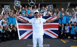 Hamilton - Mercedes, 11 anni fa la firma. Il resto è storia... - Hamilton - Mercedes, 11 anni fa la firma. Il resto è storia...
