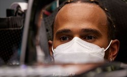 Hamilton: modifiche al regolamento introdotte per rallentare la Mercedes