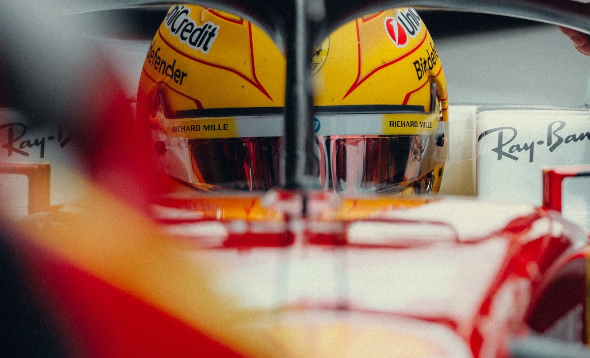 Hamilton, Montoya cambia idea: «Non si ritirerà per almeno altri due o tre anni»