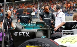 Hamilton: «Non bisogna applaudire l'incidente di un pilota, sarei potuto andare all'ospedale»