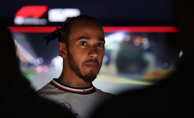 Hamilton: «Non siamo soddisfatti dei progressi». Poi provoca: Red Bull? Stop agli sviluppi