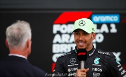 Hamilton racconta un retroscena del suo rinnovo: «Avevo avuto contatti con Ferrari»