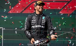 Hamilton ringrazia la Mercedes per il podio numero 200. E sul contatto con Verstappen...