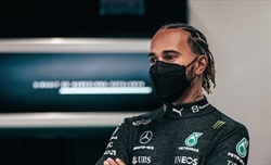 Hamilton schiva le critiche: «Le uso come carburante»
