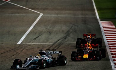 Hamilton sfreccia nei test del Barhain - Hamilton sfreccia nei test del Barhain