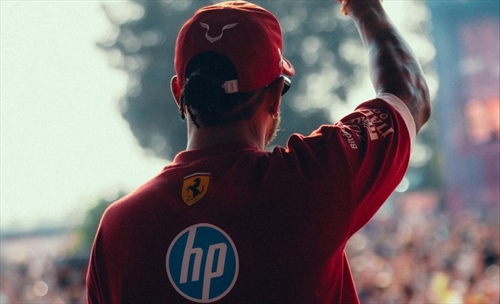 Hamilton sorpreso: «Pensavo avesse vinto Piastri, non Verstappen»