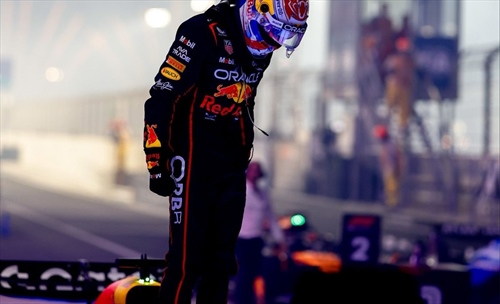 Hamilton sorpreso: « Max ha vinto? Oh ca**o, non lo sapevo» - Hamilton sorpreso: «Pensavo avesse vinto Piastri, non Verstappen»