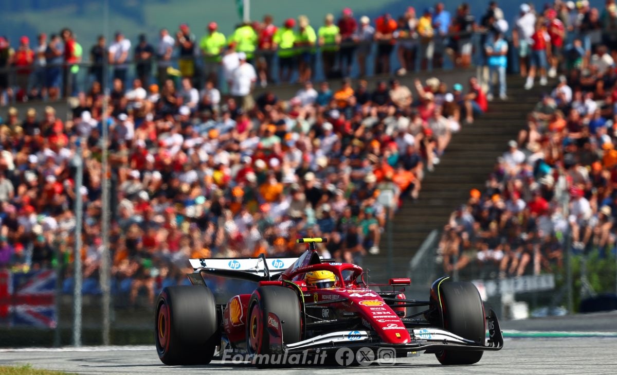 Hamilton sorride dopo il GP d'Austria: «Weekend positivo, ma possiamo migliorare» Hamilton sorride dopo il GP d'Austria: «Weekend positivo, ma possiamo migliorare»