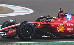 Hamilton: «Speciale guidare la Ferrari, uno dei momenti più belli della mia vita» - Hamilton: «Speciale guidare la Ferrari, uno dei momenti più belli della mia vita»