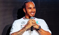 Hamilton stizzito: «Ferrari mossa sbagliata? Tutte str***ate»