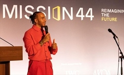 Hamilton, su inclusione ed eguaglianza: «In Ferrari c'è molto lavoro da fare» - Hamilton, su inclusione ed eguaglianza: «In Ferrari c'è molto lavoro da fare»