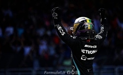 Hamilton supera ancora Schumacher: il nuovo record - Hamilton supera ancora Schumacher: il nuovo record