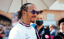 Hamilton: «Titolo? Tifo Leclerc. Sono un fan della Ferrari, sarebbe stato bello esserne il pilota»