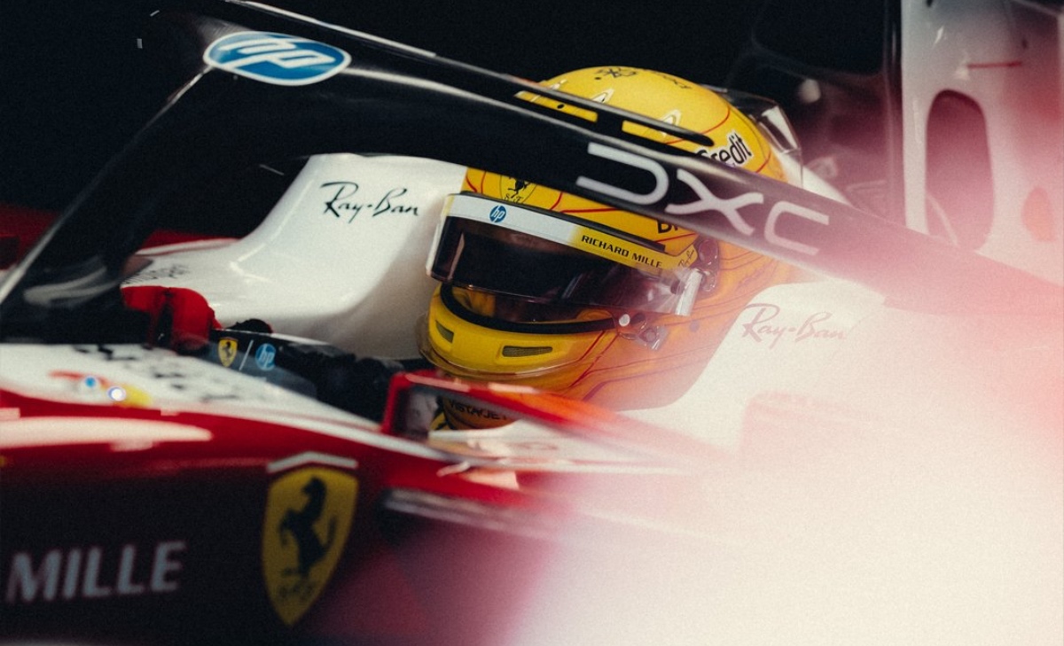 Hamilton torna Hamilton: podio, fiducia e un avviso alla Ferrari