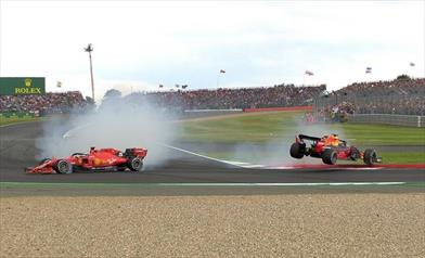 Hamilton vince il Gp di casa, Vettel fuori sync - Hamilton vince il Gp di casa, Vettel fuori sync