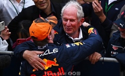 Helmut Marko: «Ecco come ho scoperto Max fregando Lauda e la Mercedes» - Helmut Marko: «Ecco come ho scoperto Max fregando Lauda e la Mercedes»