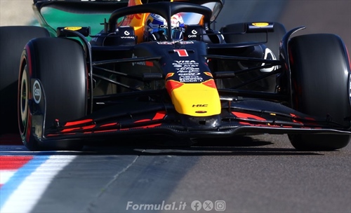 I dubbi di Herbert sul 2026: «Le nuove vetture potrebbero non esaltare Verstappen» - Herbert scuote la F1: «Il 2026 può riscrivere il dominio di Max»
