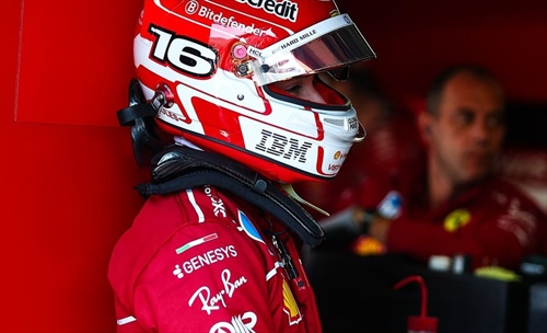 Hill vede Leclerc lontano da Maranello: «É arrivato il momento»